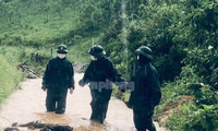 Đội mưa, luồng rừng, băng suối làm nhiệm vụ bảo vệ biên giới, ngăn chặn dịch tại TT-Huế.