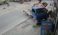 Tạm giữ lái xe tải chở máy xúc gây tai nạn  c h ế t người ở Nghệ An