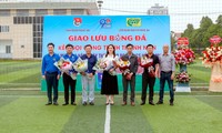 Tỉnh đoàn Nghệ An, báo Tiền Phong tiếp nhận 394 triệu đồng ủng hộ xây dựng cầu dân sinh