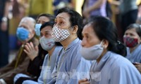 Giáo hội Phật giáo Việt Nam yêu cầu tạm dừng lễ hội, pháp hội, các khóa tu tập trung đông người. Ảnh: Như Ý