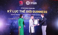 Trao 2 kỷ lục thế giới Guinness cho 2 tác phẩm điêu khắc gốm Việt