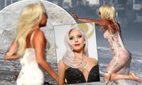 Lady Gaga mặc xuyên thấu mỏng tang đùa giỡn sóng biển