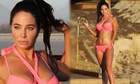 Nữ giám khảo X-Factor diện bikini hồng quyến rũ ở Hy Lạp