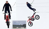 &apos;Thót tim&apos; Tom Cruise nhảy khỏi mô tô từ độ cao 150 mét không cần đóng thế