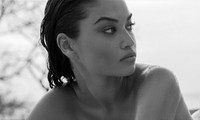 Ánh nude đen trắng đậm chất nghệ thuật của người mẫu Shanina Shaik