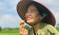 Về quê lập nghiệp, cô gái 9x làm loạt clip cuộc sống nhà nông mộc mạc hút triệu view