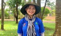 Kim Ngân, sinh viên Trường ĐH Sư phạm Kỹ thuật Vĩnh Long tham gia chiến dịch Mùa hè xanh tại xã Tân Phú, huyện Tam Bình, tỉnh Vĩnh Long 