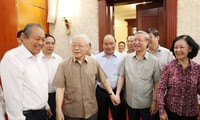 Tổng Bí thư, Chủ tịch nước Nguyễn Phú Trọng chủ trì họp Bộ Chính trị. (ảnh TTXVN)