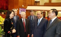 Tổng Bí thư, Chủ tịch nước Nguyễn Phú Trọng và Thủ tướng Nguyễn Xuân Phúc tại Hội nghị T.Ư 2 (ảnh TTXVN)