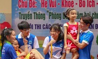 Chiến sĩ “Mùa Hè Xanh” trường ĐH Sài Gòn hưởng ứng Ngày hoạt động cao điểm 