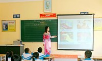 Bộ Chính trị cho phép xét đặc cách giáo viên hợp đồng: Sao Hà Nội không làm?