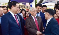 Tổng Bí thư, Chủ tịch nước Nguyễn Phú Trọng về thăm trường cũ