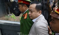 Riêng trong 1 vụ án tại Đà Nẵng, ông Phan Văn Anh Vũ bị xác định gây thất thoát 22.000 tỷ đồng qua việc chuyển nhượng 22 nhà đất công sản và 7 dự án bất động sản.