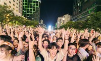 Dàn nghệ sĩ khuấy động Lễ hội Countdown Light trên phố đi bộ Nguyễn Huệ 