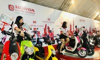 Một số mẫu xe tại 'Lễ ra mắt và chạy thử xe máy điện Honda chính hãng' ở TPHCM vừa qua. Ảnh: Tuổi Trẻ