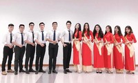 Đội Lễ tân Đại học Kinh tế Quốc dân với ngoại hình ‘cực phẩm’ và bảng thành tích sáng giá