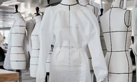 Chiêm ngưỡng những bộ quần áo bảo hộ của Louis Vuitton ở Paris