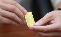 Phiên đầu tuần, giá vàng SJC tăng trở lại, áp sát đỉnh cũ 62 triệu đồng/lượng