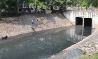Sông Tô Lịch hiện ô nhiễm nghiêm trọng