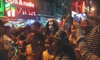 Nghìn người Sài Gòn hóa trang đổ bộ phố Tây đêm Halloween