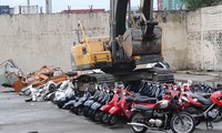 Tổng thổng Duterte ra lệnh phá hủy hàng trăm xe máy nhập lậu