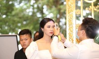 Thí sinh được đo thân nhiệt, sát khuẩn trước sơ khảo phía Bắc Hoa hậu Việt Nam