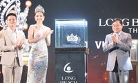 Những vật phẩm đăng quang độc đáo của tân Hoa hậu Việt Nam 2020