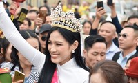 Hoa hậu Đỗ Thị Hà truyền cảm hứng cho giới trẻ ở quê nhà Thanh Hoá