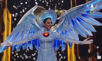 Gặp sự cố, Thuỳ Tiên vẫn toả sáng khi trình diễn trang phục dân tộc ở sân khấu Miss Grand
