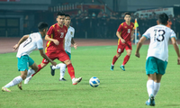Vì sao nhiều cầu thủ U19 Việt Nam bị chuột rút trong trận hòa Indonesia? 