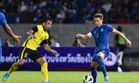 Supachok đá hỏng luân lưu, Thái Lan thua cay đắng Malaysia tại bán kết King&apos;s Cup