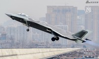 Trung Quốc khoe tiêm kích J-20 sau ngày ‘nhập ngũ’