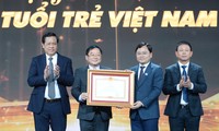 Thủ tướng Chính phủ tặng Bằng khen Qũy Hỗ trợ Tài năng trẻ Việt Nam