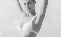 Mặc bikini bé xíu, nàng mẫu Natalie Roser khoe dáng đẹp như tạc tượng