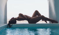 Bạn gái siêu mẫu của cầu thủ Neymar tung ảnh bán nude đẹp như tạc tượng