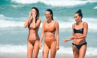 Siêu mẫu Alessandra Ambrosio khoe dáng đẹp như tạc tượng với bikini 