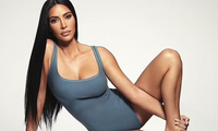 Kim Kardashian tung ảnh nội y nóng &apos;bỏng rẫy&apos; giữa &apos;bão&apos; ly hôn