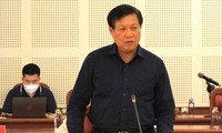 Thứ trưởng Bộ Y tế Đỗ Xuân Tuyên phát biểu chỉ đạo tại buổi làm việc.