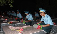 Hơn 1.000 đoàn viên, thanh niên Nha Trang thắp nến tri ân các anh hùng liệt sĩ