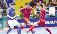 Futsal Việt Nam (phải) gặp bất lợi với lịch thi đấu SEA Games 2017. 