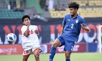 HLV tuyển U19 Thái Lan phải xin lỗi NHM
