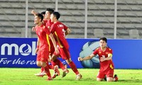 Chứng kiến U19 Việt Nam đả bại Thái Lan, báo Trung Quốc ngậm ngùi