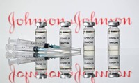 Mỹ gia hạn lệnh dừng tiêm vắc-xin Johnson &amp; Johnson