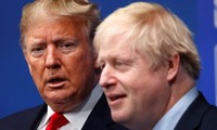 Thủ tướng Anh Boris Johnson và Tổng thống Mỹ Donald Trump trong một hội nghị thượng đỉnh của NATO vào năm 2019 (Ảnh minh họa).