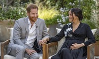 Hoàng tử Harry và vợ trong cuộc phỏng vấn ngày 7/3 (Ảnh: AP)