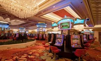 Phú Quốc hiện là nơi duy nhất có casino thí điểm cho người Việt vào chơi, vé vào cửa là 1 triệu đồng/24h, tiền mua vé nộp vào ngân sách địa phương 