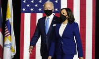 Joe Biden và Kamala Harris từng bước tiến đến đài chiến thắng