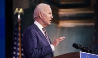 Tổng thống đắc cử Joe Biden phát biểu trước đám đông ngày 29/12/2020 ở Wilmington, Delaware. Ảnh: AP