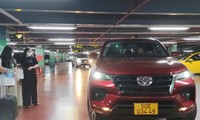 Ngày đầu thay đổi vị trí đón xe công nghệ ở sân bay Tân Sơn Nhất