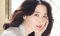 Khó đoán Lee Young Ae 51 tuổi